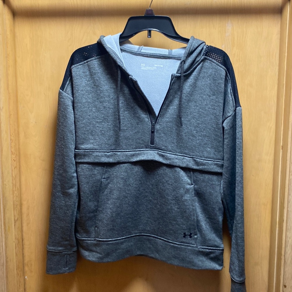 Gray/black Under Armour 1/4 zip hoody. Size small. Good condition.